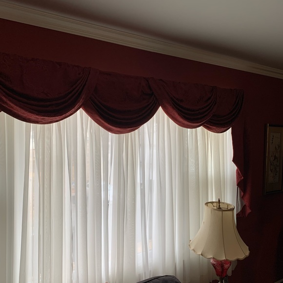 Red formal curtains - Picture 5 of 6